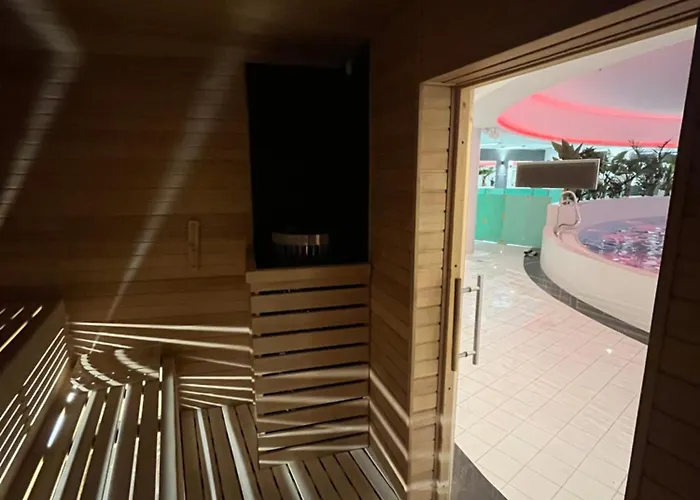 Hanza Tower - 22 Floor, Swimming Pool & Апартаменты